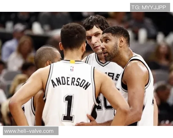 马刺与快船激战正酣图文直播全程回顾与精彩瞬间分析